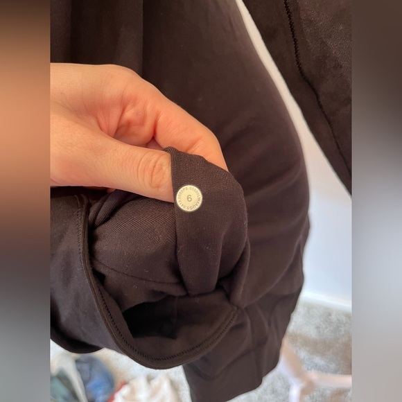 Lululemon Coast Easy Wrap Black Size 6 - Picture 6 of 6